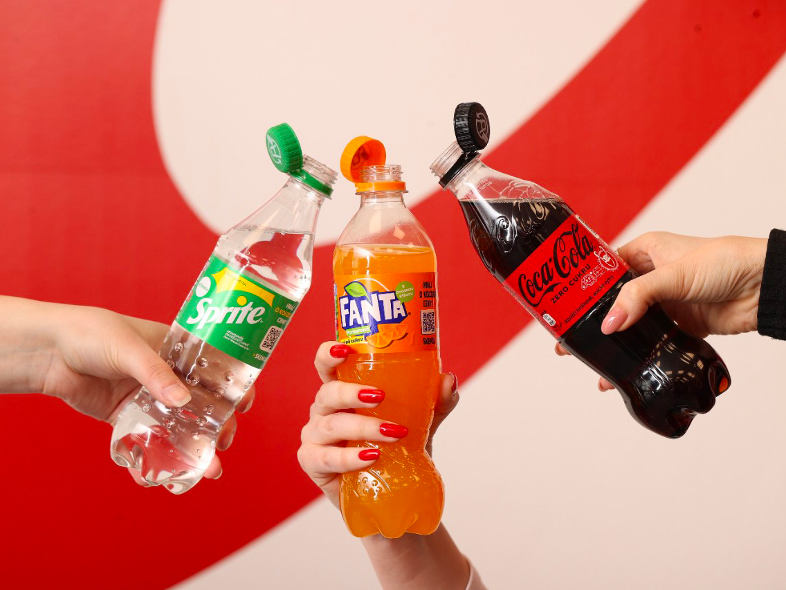Vystavené rôzne produkty Coca-Cola