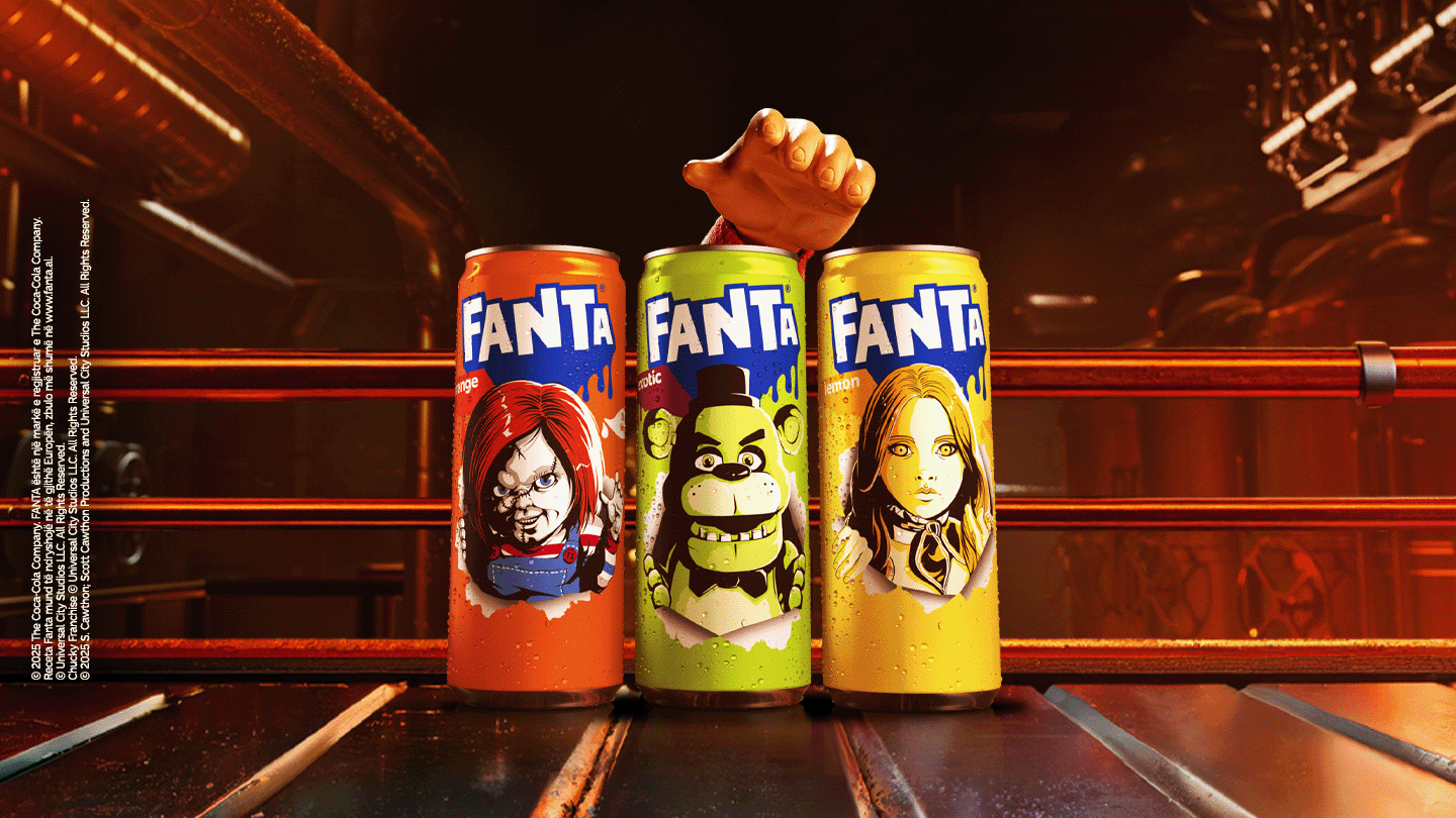Dora e Chucky-t nga "Child's Play" që zgjatet drejt kanaçes së re Fanta me shije "Chucky"