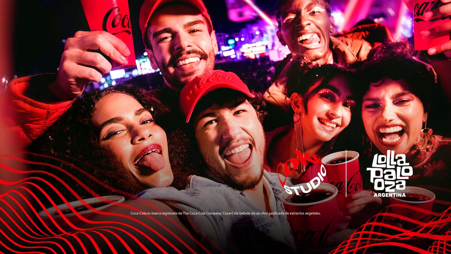 Texto: Subí el volumen y viví tu momento al máximo ¡Hacé que cada instante cuente! Participá por entradas al Lollapalooza Argentina 2024. Respondé la Trivia, selecioná las respuestas correctas y participá por entradas con Coke Studio. Logos de Coke Studio y Lollapalooza Argentina