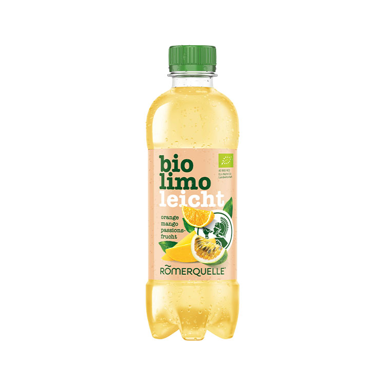 Eine Flasche Römerquelle bio limo leicht Orange Mango Passionsfrucht