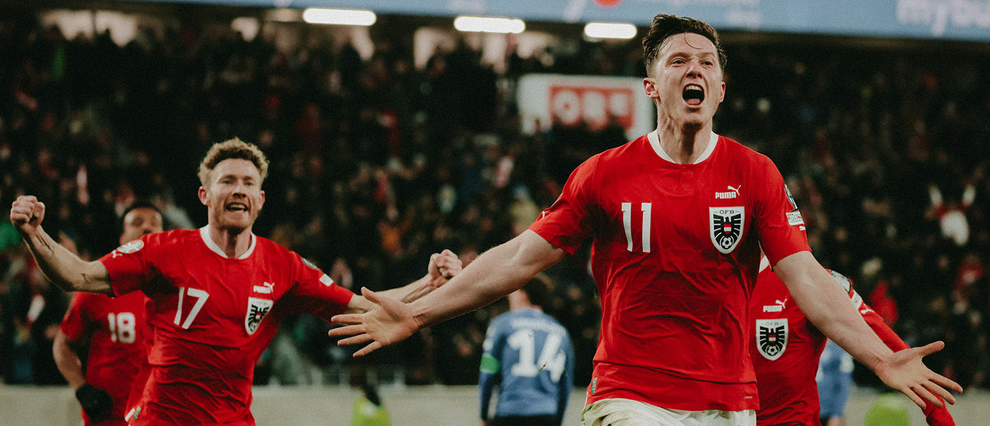 Michael Gregoritsch und Florian Kainz beim emotionalen Torjubel im Dress des österreichischen Nationalteams.