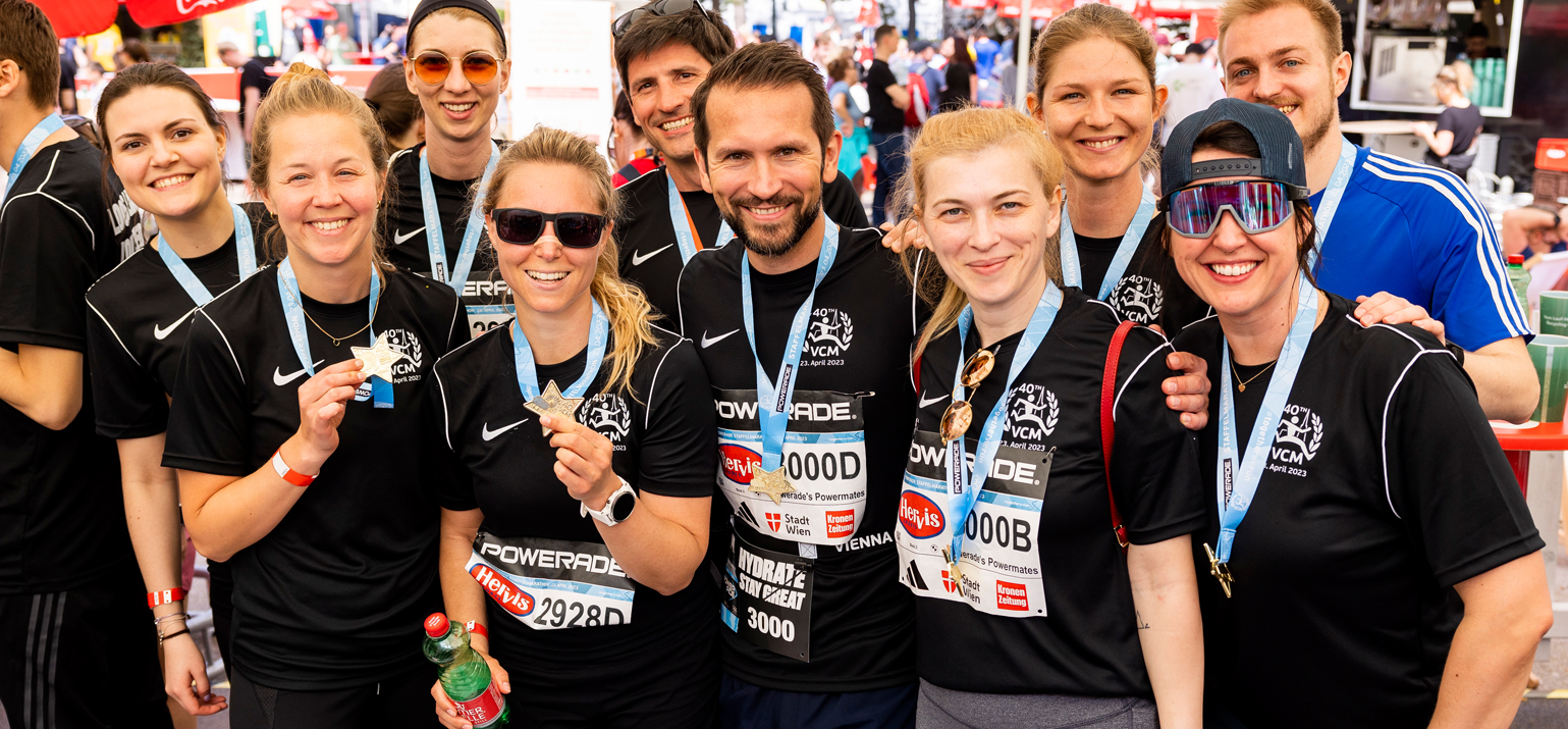 Gruppenbild: Teilnehmer:innen des Vienna City Marathons