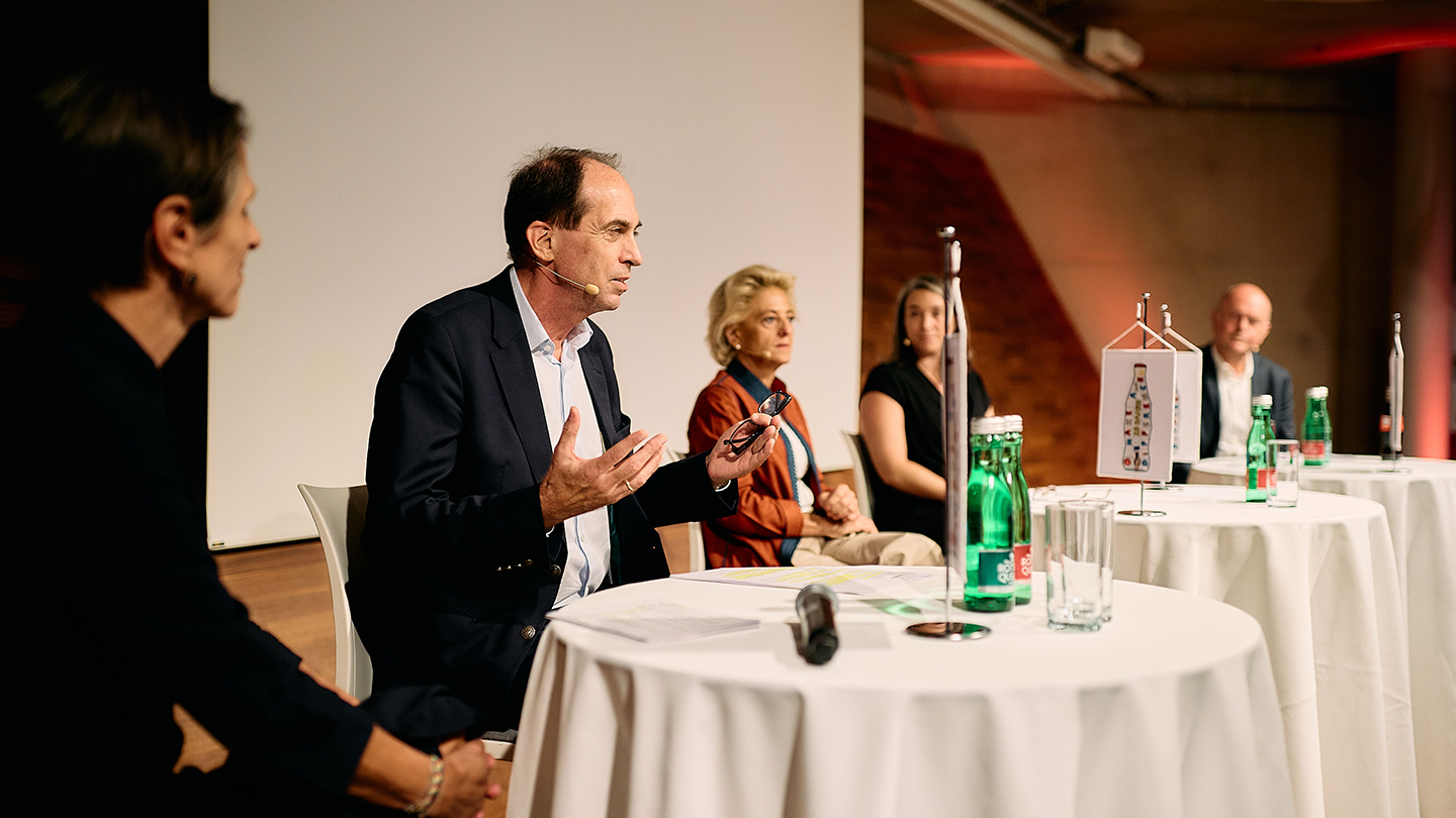 Podiums Diskussion beim 20 Jahre GASBA Jubiläum 