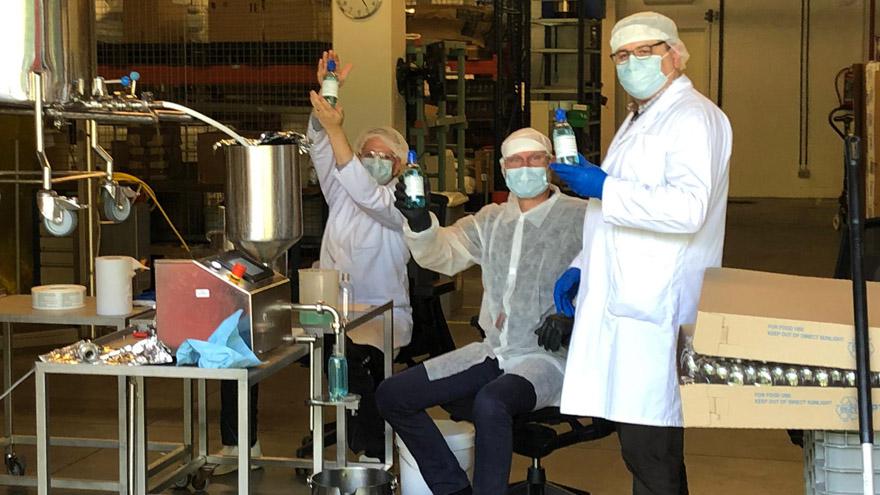 Le centre Coca-Cola R&D produit du gel desinfectant pour les mains