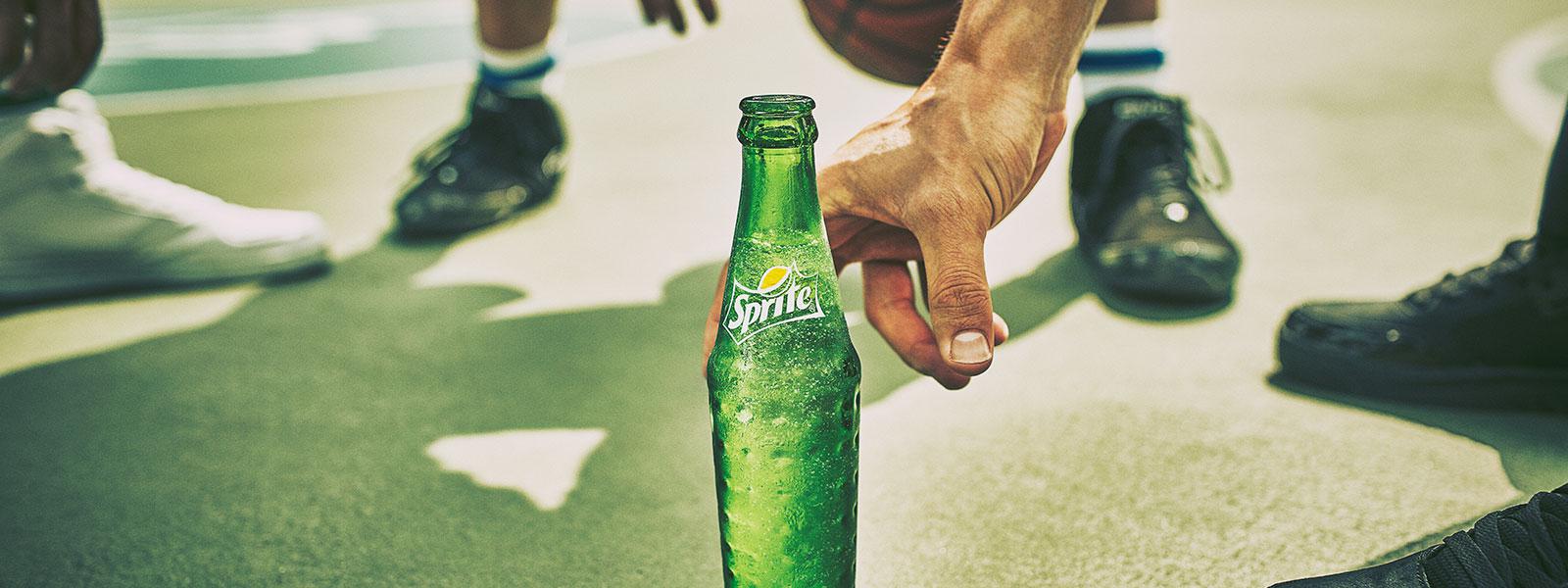 Bouteille Sprite au sol