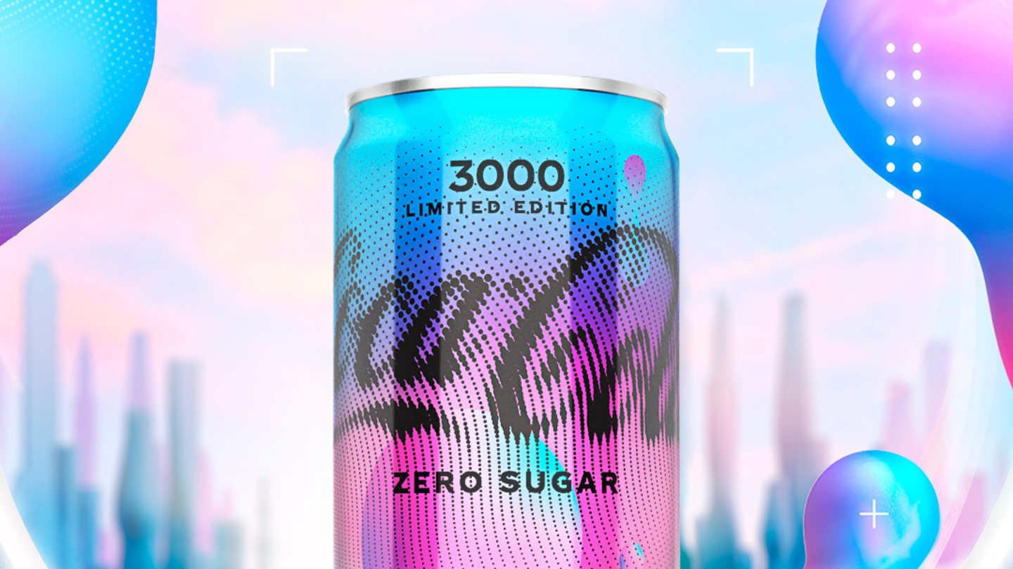 Le Monde découvre Coca-Cola 3000 ! Cocréée avec l'IA, cette édition limitée de Coca-Cola constitue donc une opportunité unique d'avoir un avant-goût de l'an 3000 et de découvrir combien l'avenir peut être teinté de positivisme et d'optimisme.
