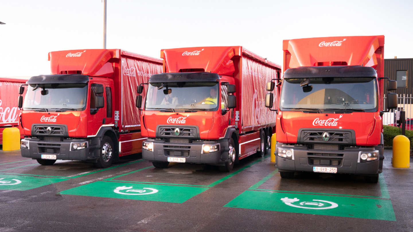 4 e-trucks Coca-Cola prêts à livrer du coca-cola