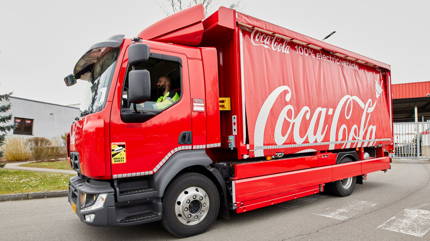 Coca-Cola va désormais assurer ses livraisons locales avec 3 camions électriques Renault trucks au Luxembourg