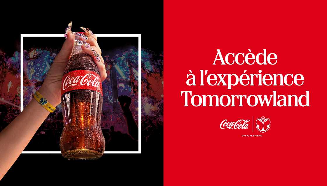 Une main brandit une bouteille en verre de Coca‑Cola devant une scène de festival lumineuse et animée ; à droite, un fond rouge affiche le texte « Accède à l’expérience Tomorrowland » avec les logos Coca‑Cola et Tomorrowland en dessous.   Like  Dislike  Opnieuw genereren  Kopiëren naar klembord  Read aloud  Download Message