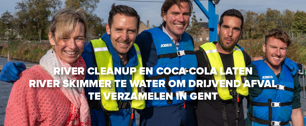 River Cleanup en Coca-Cola gebruiken de Jobex River Skimmer om drijvend afval te verzamelen in Gent - Afbeelding