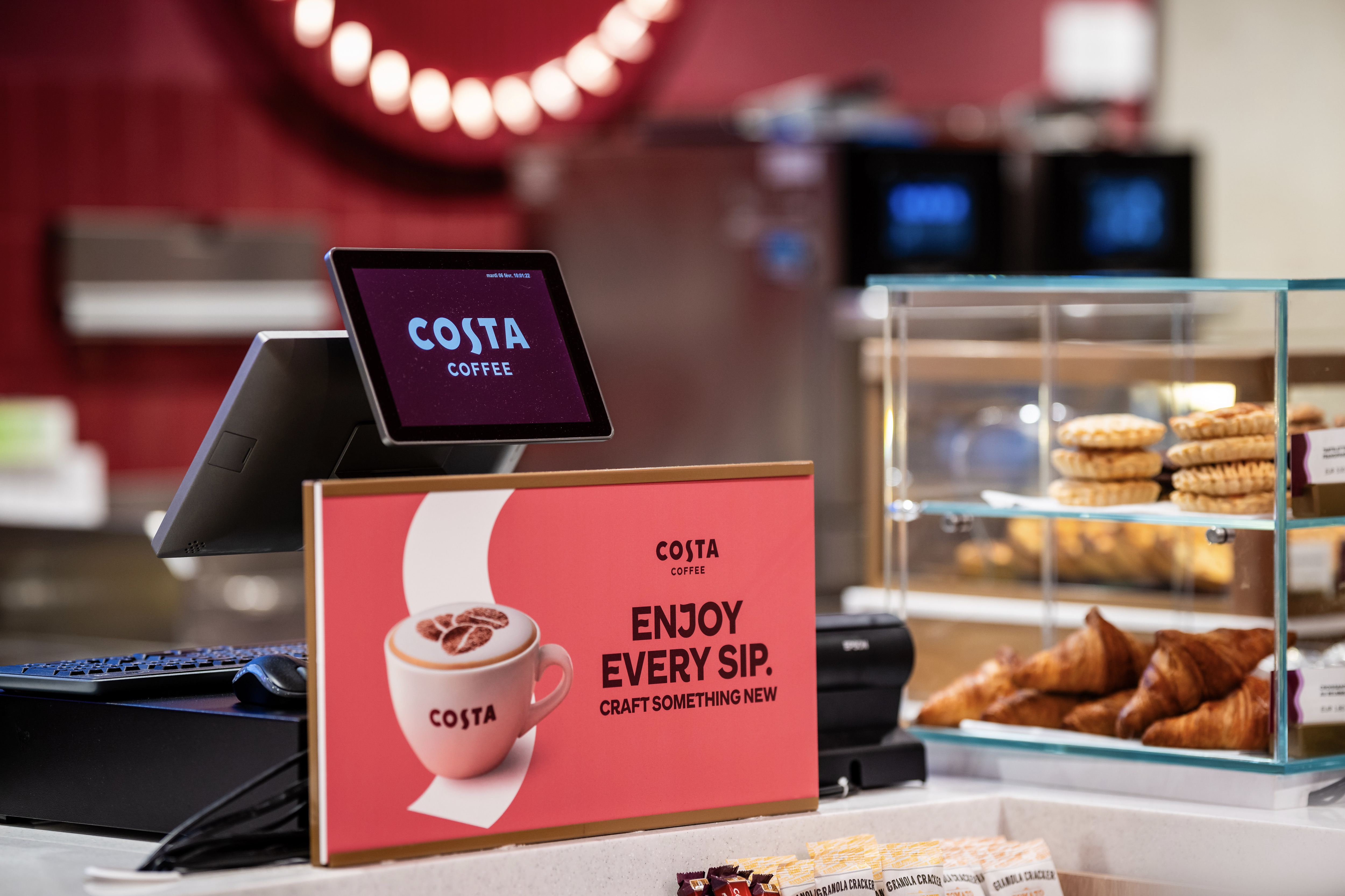 LUIK, BELGIE - FEBRUARY 06 :
Illustration images during a press event of the opening of the first store of Costa Coffee in Belgium.  On 06, February, 2024 in Luik, Belgie, 06/02/2024  

© Gregory Van Gansen/Imagetting