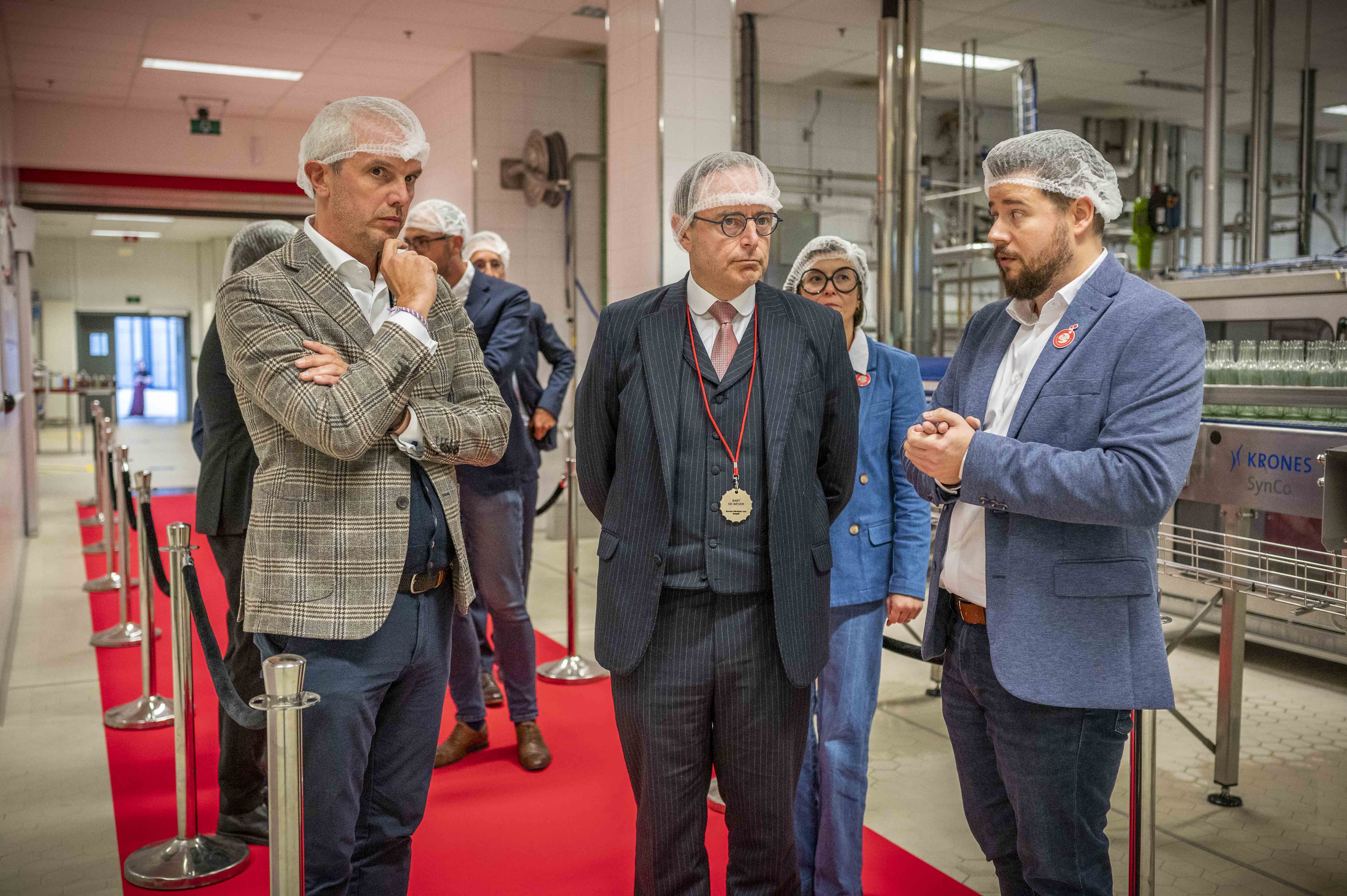 Eerste minister Bart de Wever op bezoek bij Coca-Cola