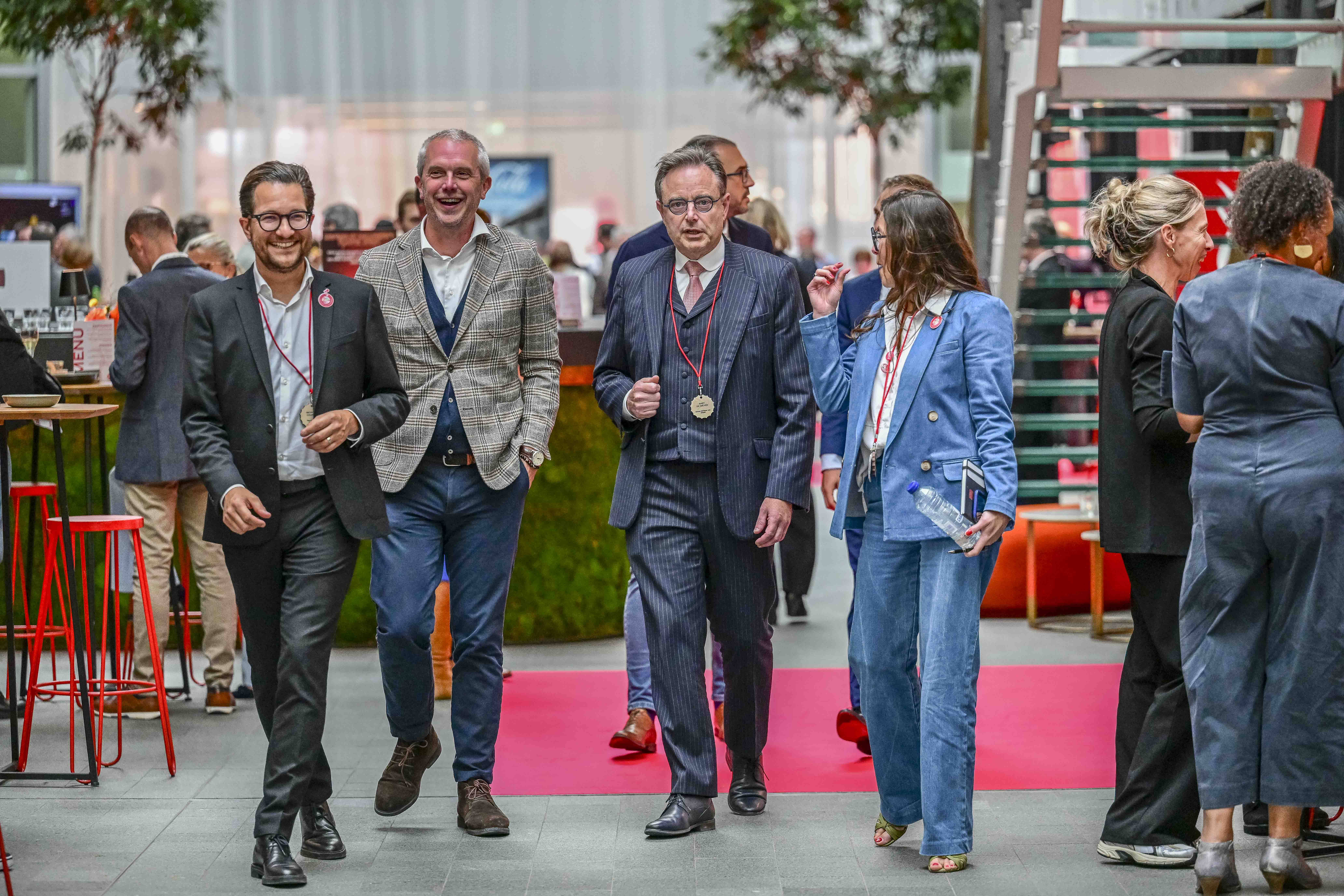 Eerste minister Bart De Wever op bezoek bij Coca-Cola