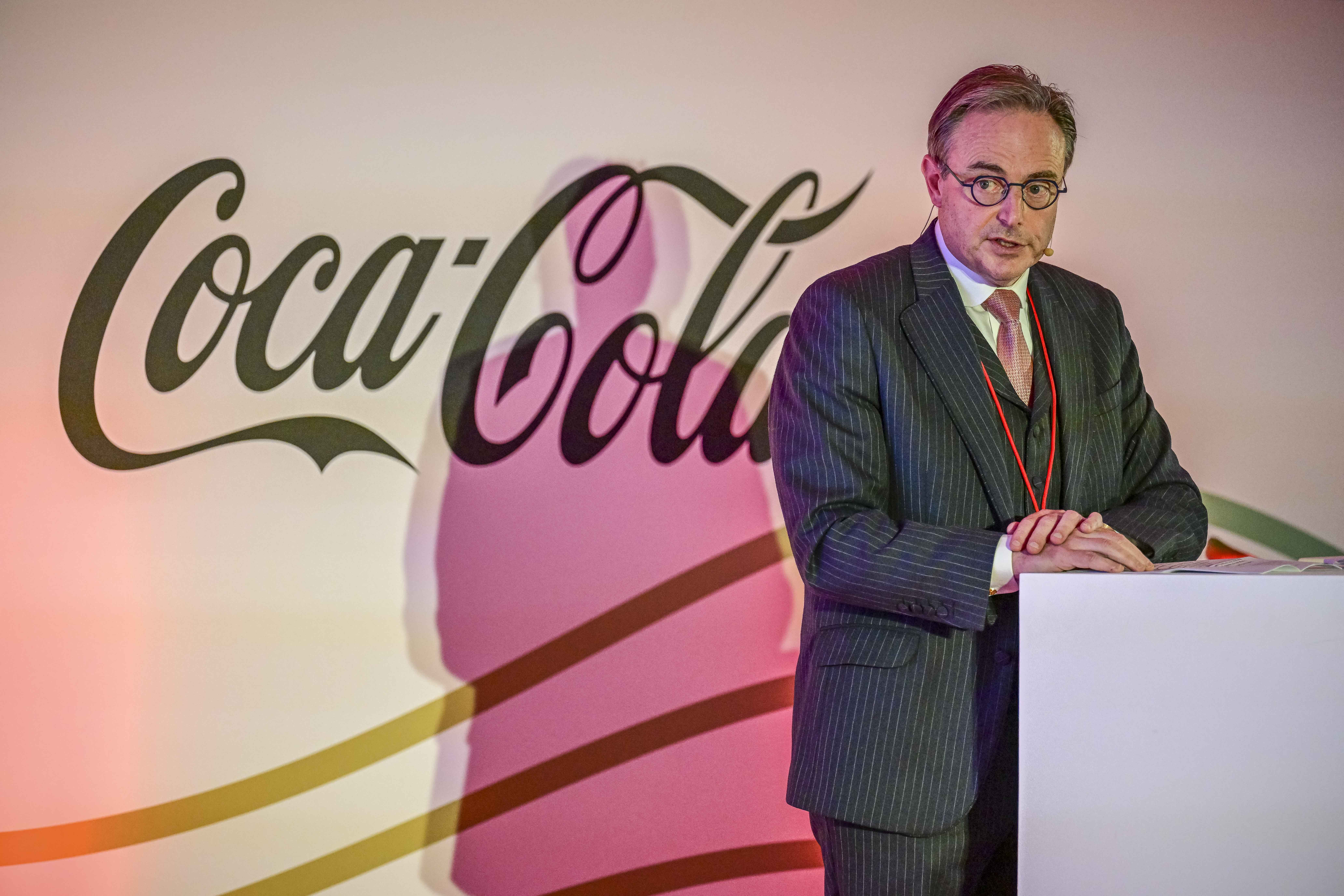 Eerste minister Bart de Wever op bezoek bij Coca-Cola
