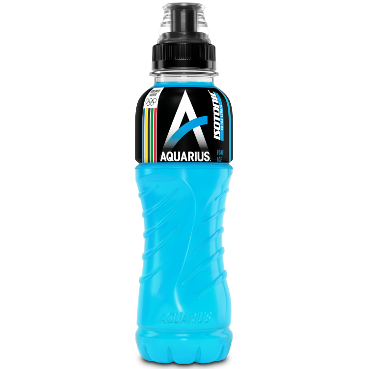 Een fles Aquarius Blue Ice Isotonic sportdrank