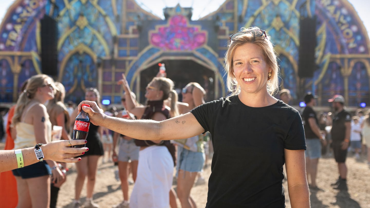 Nathalie werkt als vrijwilliger op Rijvers Festival te Lievegem