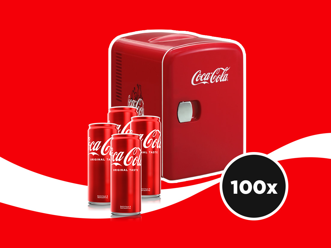 Минихладилник пълен с Coca-Cola