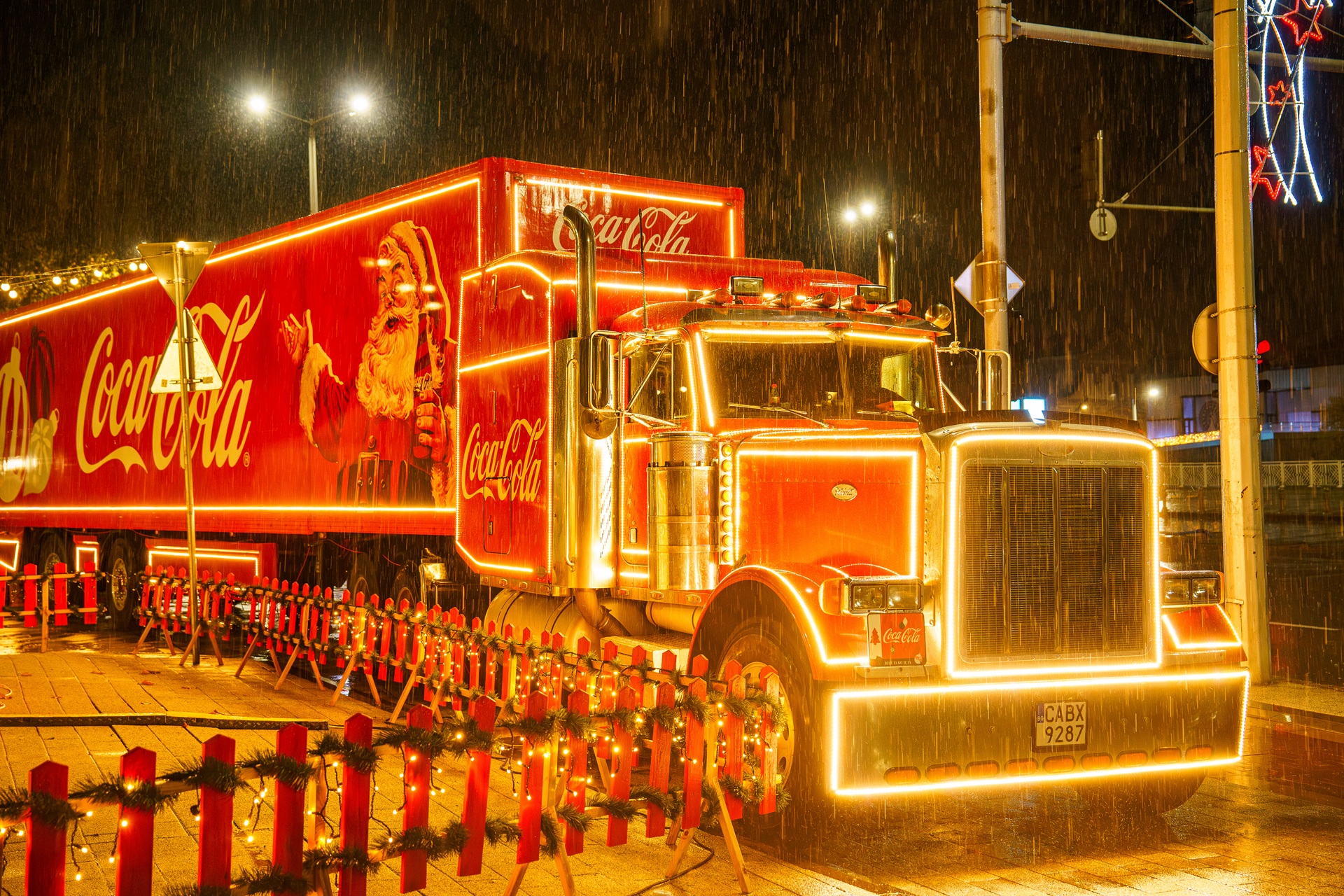 Коледният камион на Кока-Кола