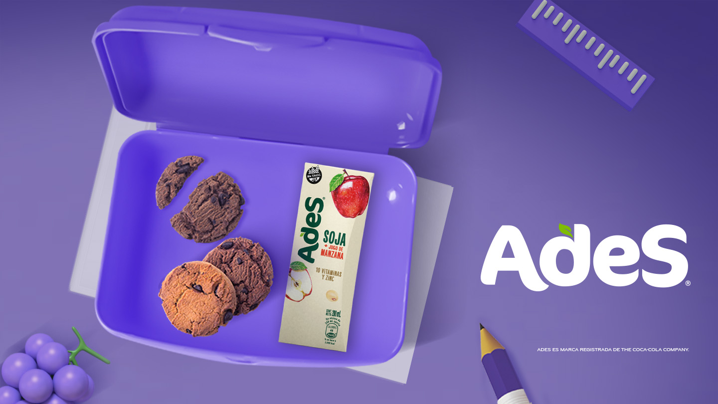 Lunchera con galletas y un Tetra Brik de Ades