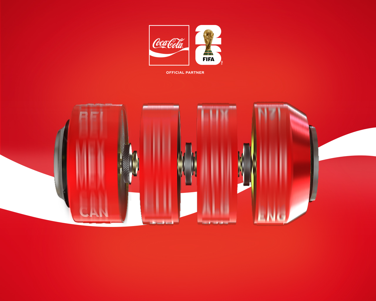 Uma lata de Coca-Cola girando sobre um fundo vermelho. Observam-se os logotipos da Coca-Cola e da Copa do Mundo da FIFA 26™.