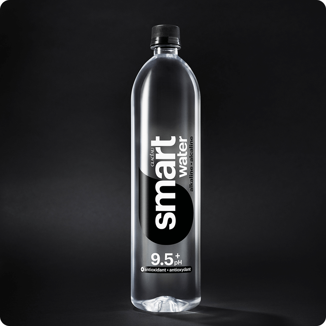 GLACÉAU Smartwater Alkaline with Antioxidant bottle