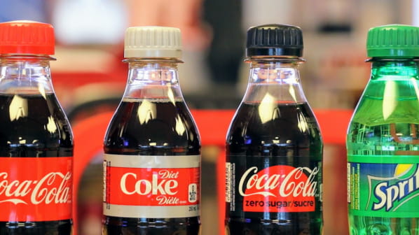 Petit format. Grandes idées. Le changement d'habitudes des consommateurs a mené au lancement de la mini bouteille de Coca-Cola Canada.