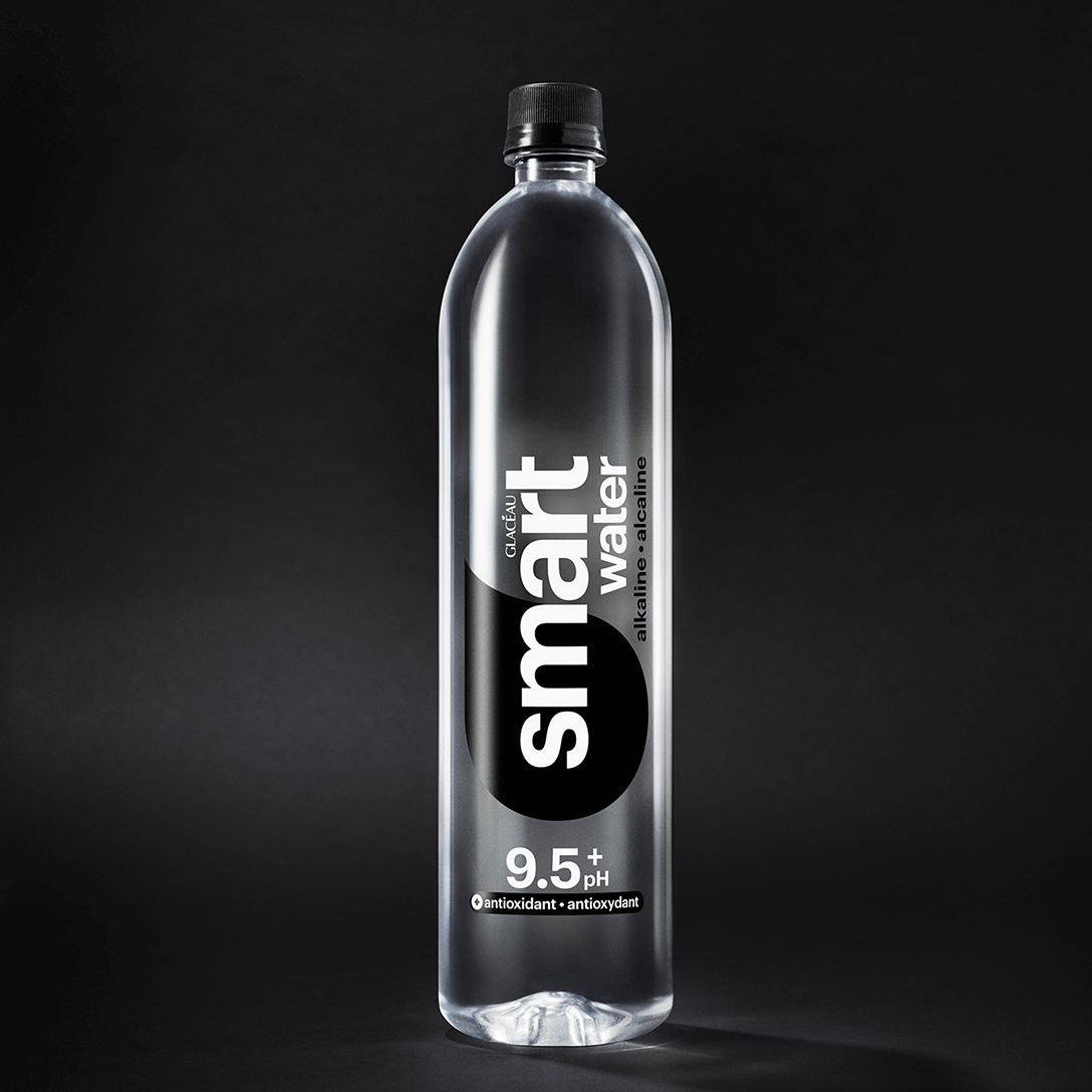 GLACÉAU Smartwater Alkaline with Antioxidant bottle