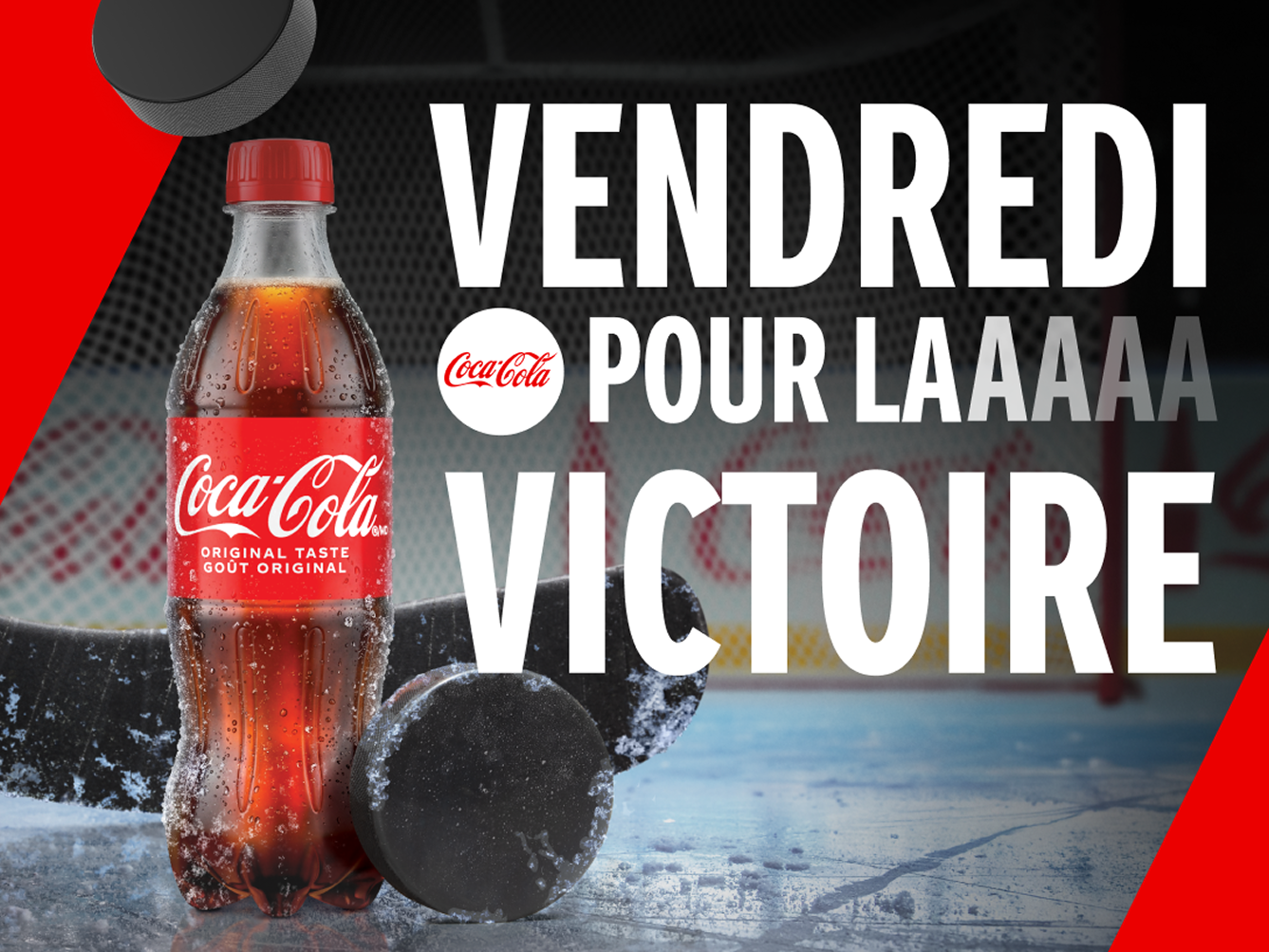 Une bouteille de Coca‑Cola sur la glace près d'un bâton de hockey sous le texte Vendredi Pour La Victoire.