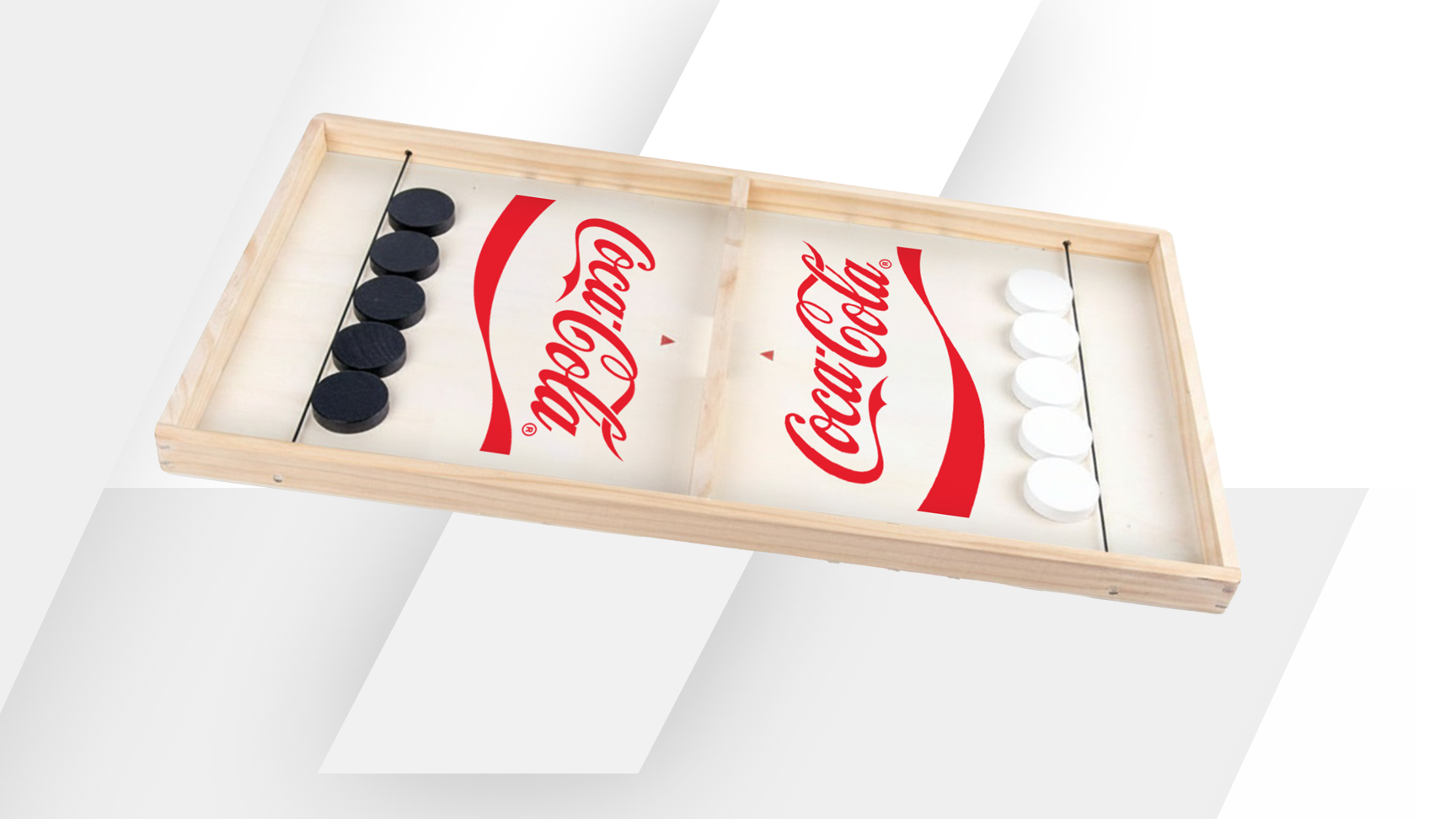 Un jeu de hockey sur table en bois avec le logo Coca-Cola, présenté pour la promo de hockey.