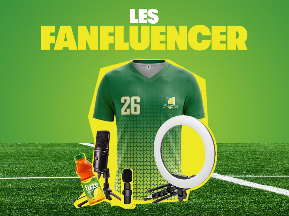 Carte Les Fanfluenceurs Fuze montrant maillot vert 26, anneau lumineux et bouteille de thé glacé Fuze sur fond de soccer.
