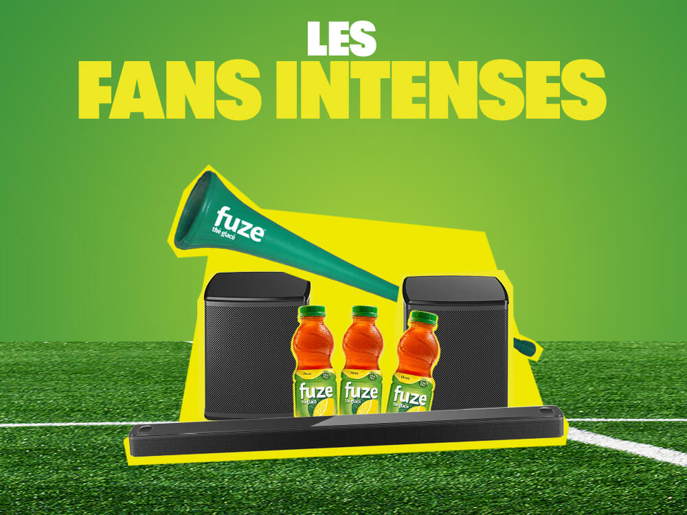 Carte de contenu FUZE Iced Tea "les fans intenses" avec vuvuzela, haut‑parleurs Bose et trois bouteilles sur fond de terrain vert.