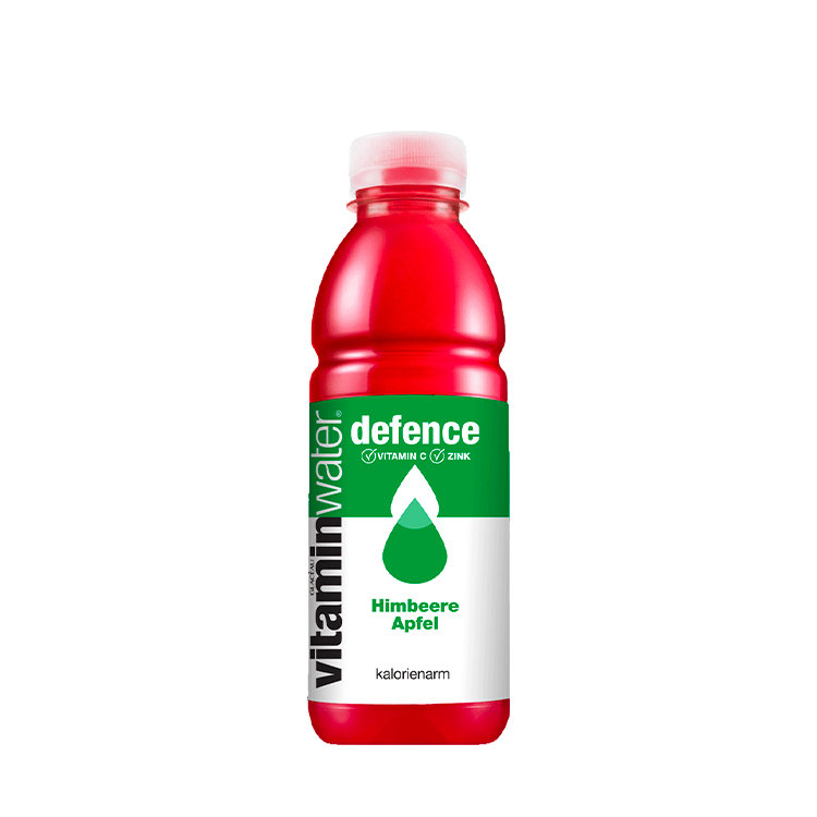 Eine Flasche Glacéau Vitaminwater  in der Variante defence Himbeere Apfel.