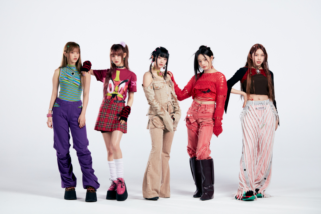 NewJeans aus Südkorea waren beim exklusiv für unser Musikplattform COKE STUDIO kreierten Song «Be Who You Are (Real Magic)» mit dabei.