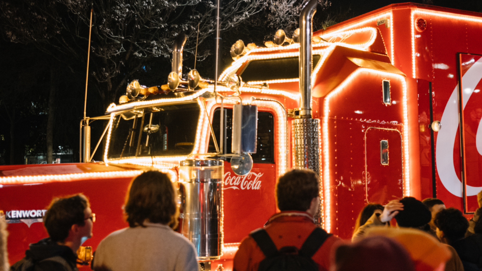 Web Coca-Cola Christmas Truck by night