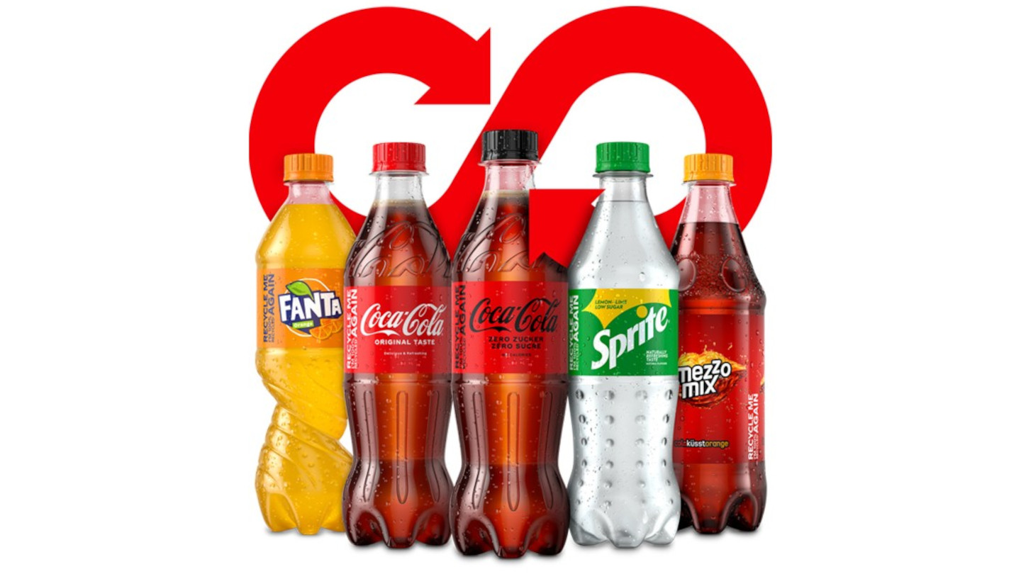 rPET Symbol mit Coca-Cola Produkten