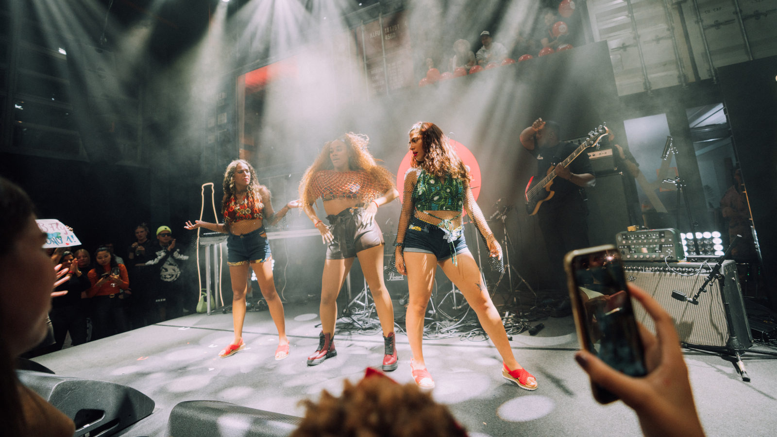 Nicky B Fly sur scène lors de la finale du CokeSTUDIO Soundcheck 2022