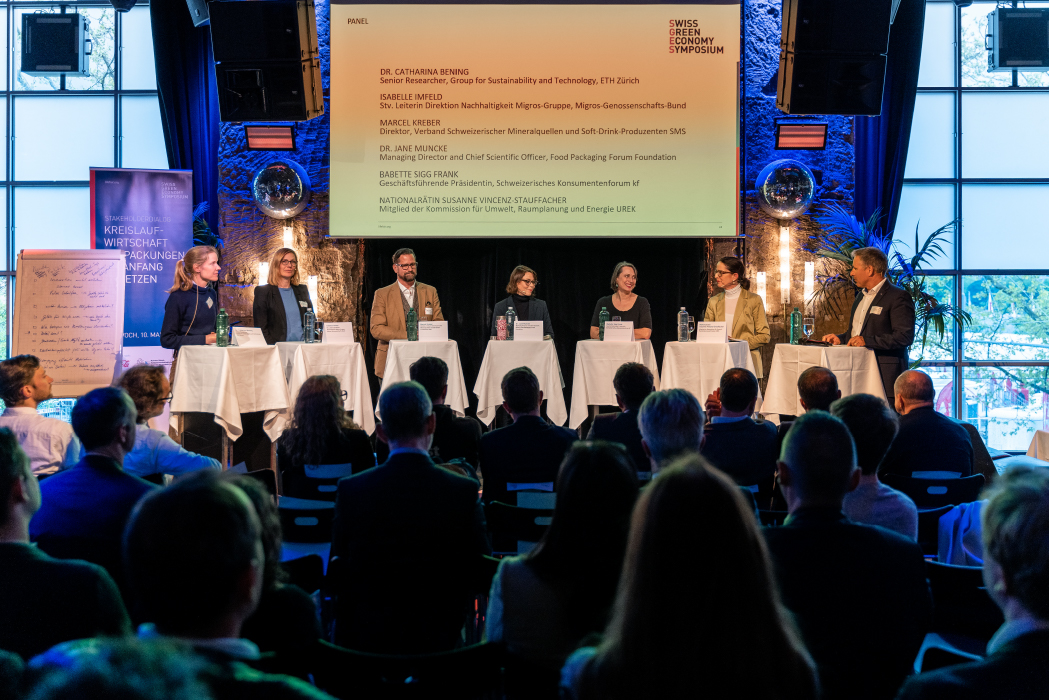 Zum Abschluss des Stakeholderdialogs fand ein Panel mit Stakeholdern verschiedener Branchen statt. © Thomas Oehrli