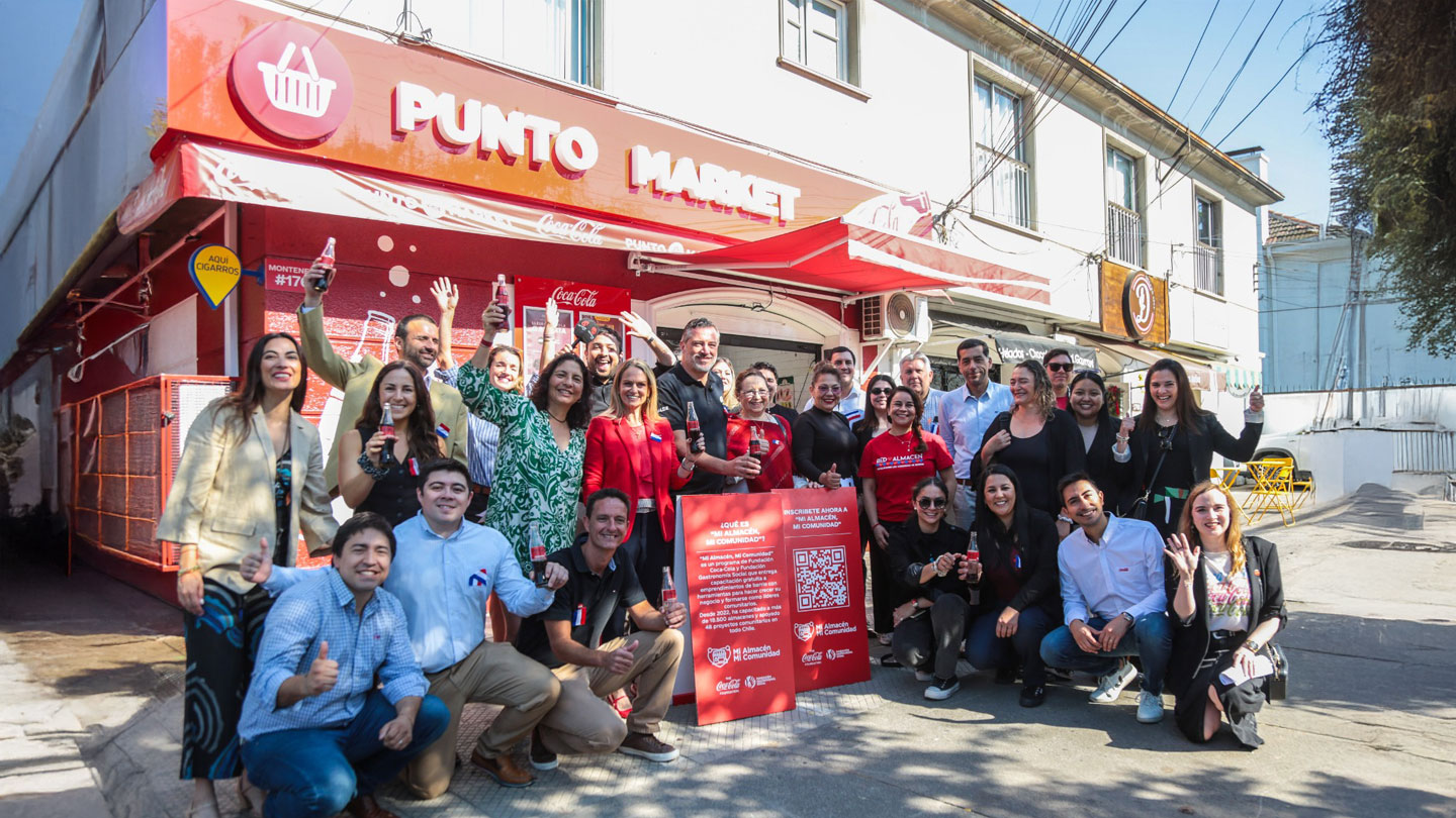Grupo de personas reunidas.
