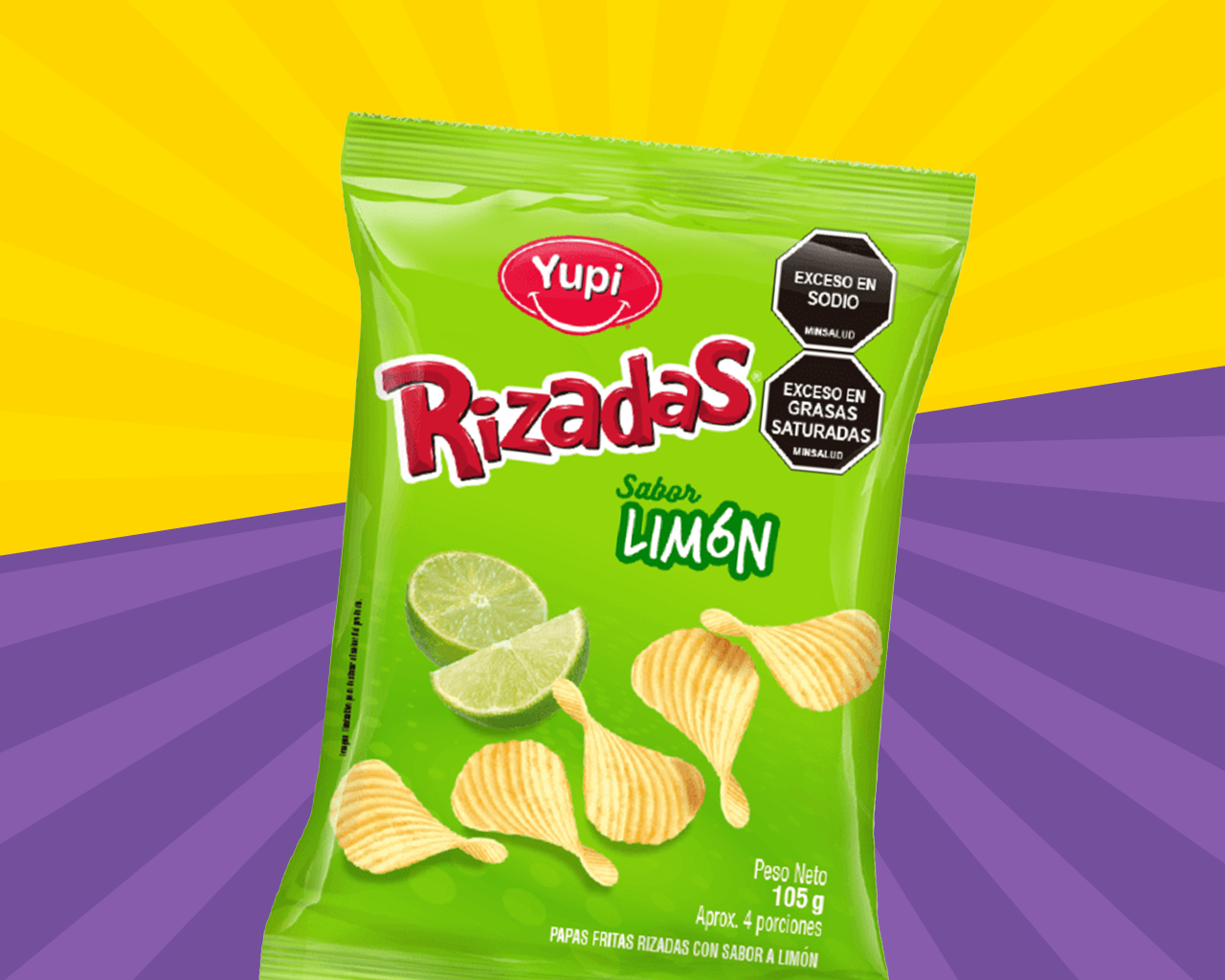 Paquete de Rizadas sabor limón sobre un fondo amarillo y violeta.
