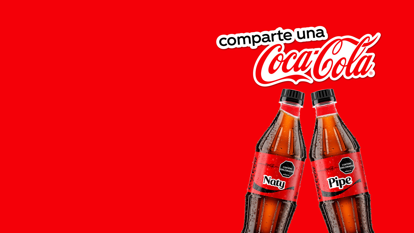 Dos botellas de Coca-Cola Zero personalizadas con el nombre "Naty" y "Pipe" junto al texto "Comparte una Coca-Cola" sobre un fondo rojo.