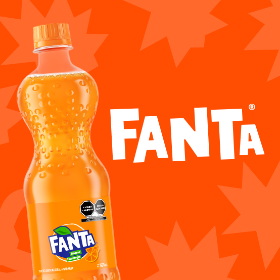 2 friends drinking fanta and snacking 