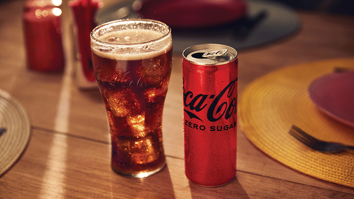Coca‑Cola Zero Zucker Dose und Glas