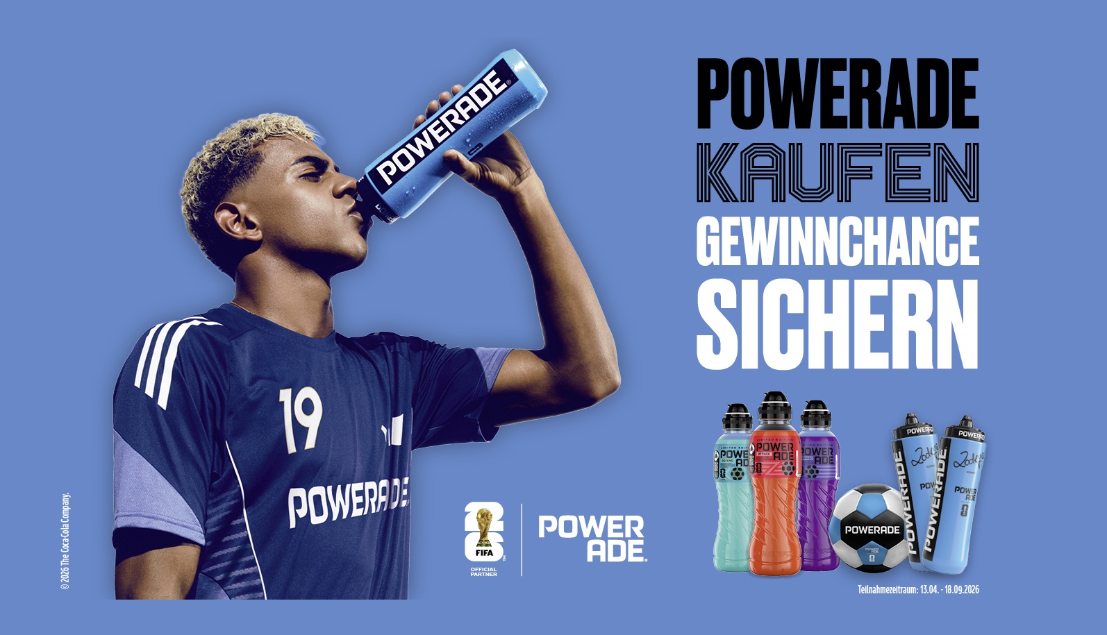 Ein Sportler trinkt Powerade
