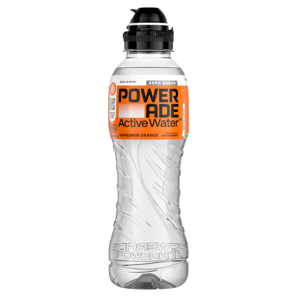 Eine Flasche Powerade Active Water Mandarin Orange