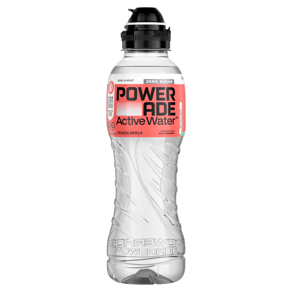 Eine Flasche Powerade Active Water Pfirisch-Apfel