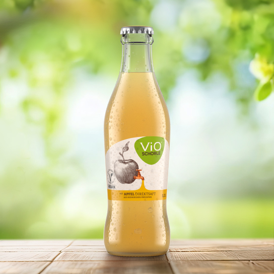 Eine 0,25 Liter-Flasche ViO Schorle Apfel