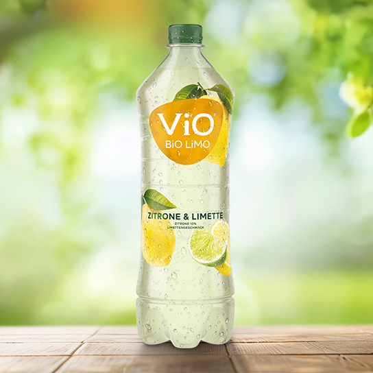 Eine Einliterflasche ViO BiO LiMO Zitrone-Limette