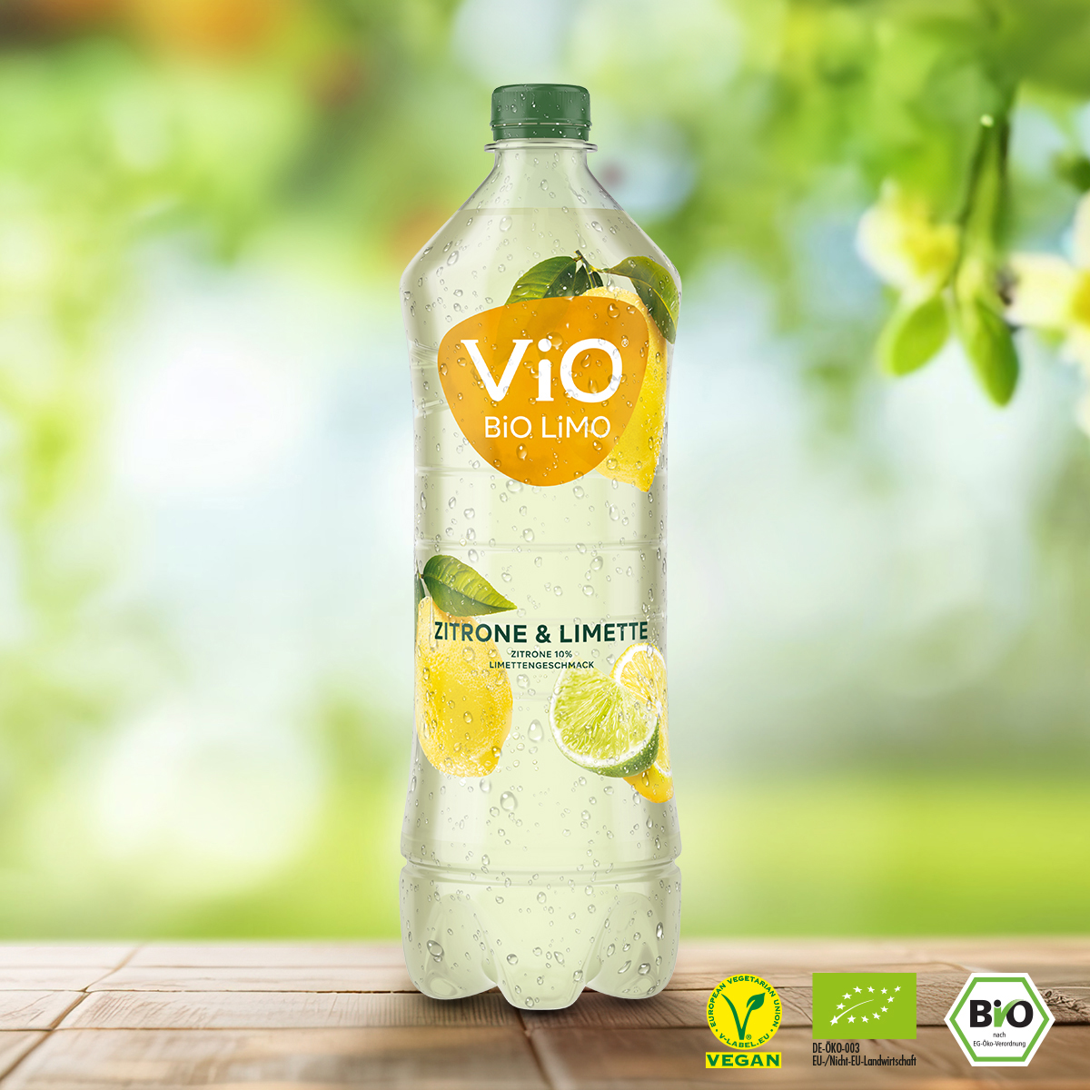 Eine Flasche ViO BiO LiMO Zitrone und Limette