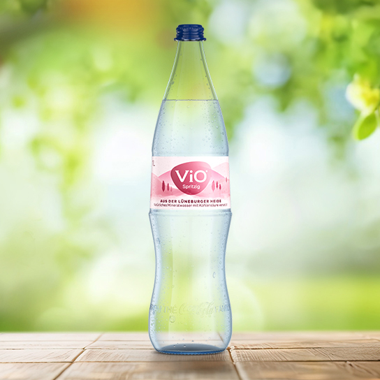 Eine Einliterflasche ViO Spritzig