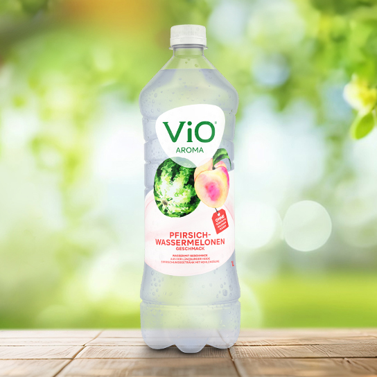 Eine Flasche ViO Pfirsich-Wassermelone Geschmack 1l rPET